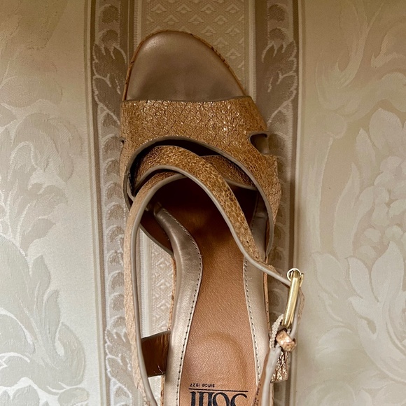 Sofft Wedge Platform Sandals - Picture 4 of 4